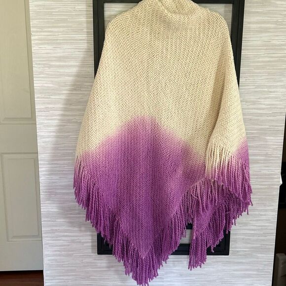 NWT Peruvian connection hand knit variegated purple cream shawl with fringe cape - Picture 7 of 7